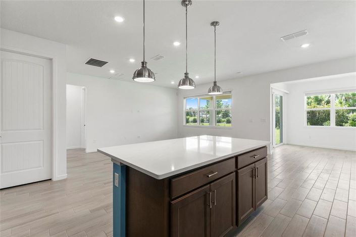 Image No.10-2 Bed Property for sale