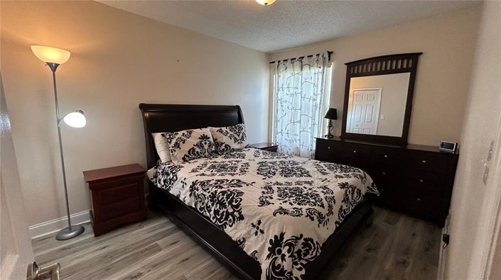 Image No.20-3 Bed Property for sale