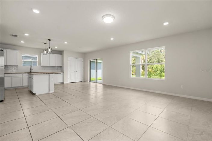 Image No.2-4 Bed House for sale