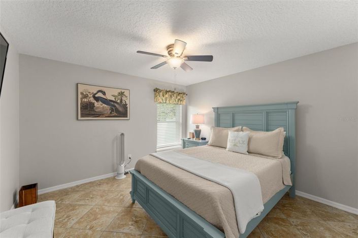 Image No.25-3 Bed Property for sale