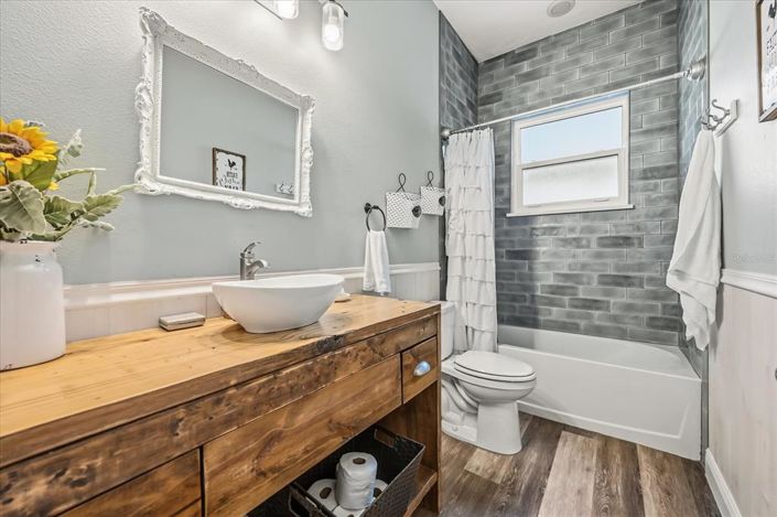 Image No.15-5 Bed Property for sale