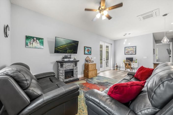 Image No.24-5 Bed Property for sale