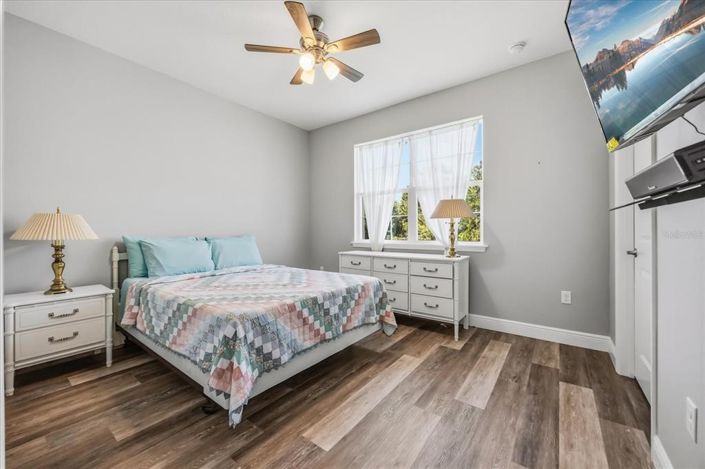 Image No.26-5 Bed Property for sale