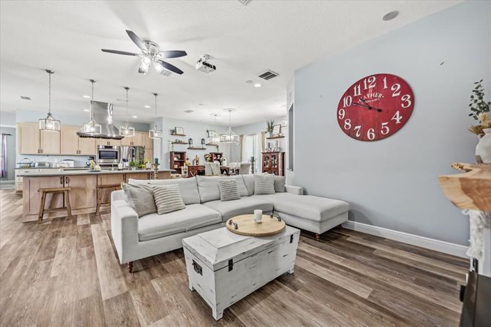 Image No.4-5 Bed Property for sale