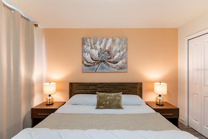 Image No.24-6 Bed Property for sale