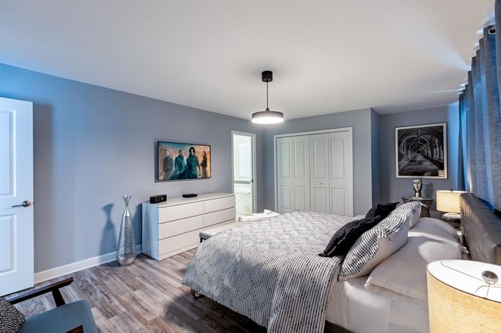 Image No.35-6 Bed Property for sale