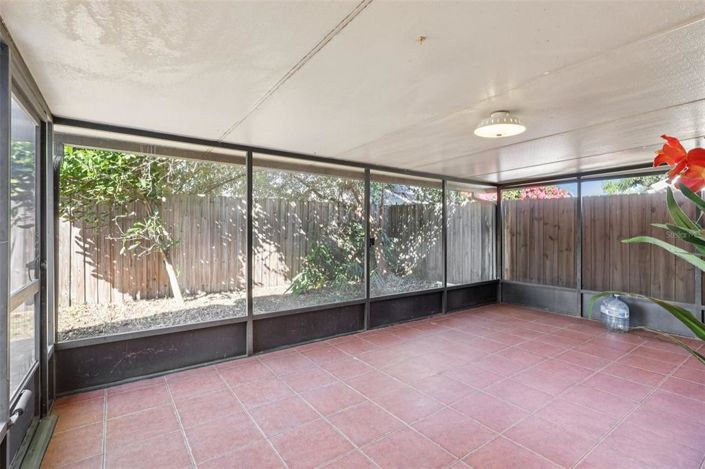 Image No.27-3 Bed House for sale