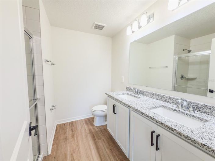 Image No.25-3 Bed Townhouse for sale