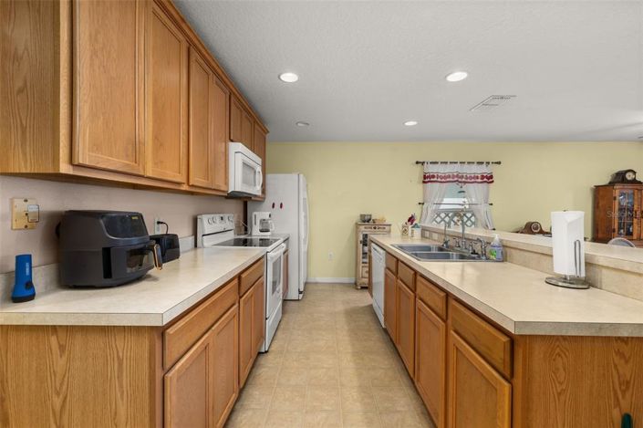 Image No.4-Propriété de 4 chambres à vendre à Kissimmee