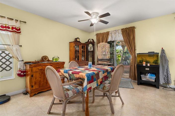 Image No.8-Propriété de 4 chambres à vendre à Kissimmee