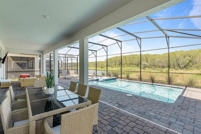 Image No.11-8 Bed Property for sale