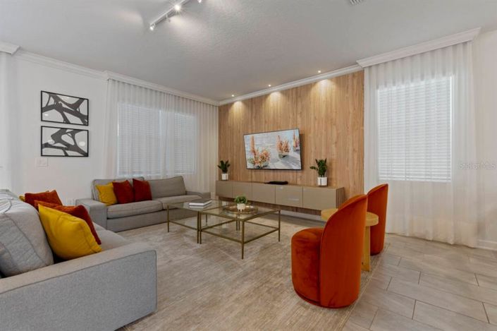 Image No.2-8 Bed Property for sale