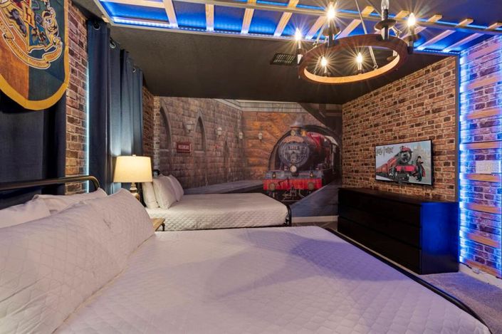 Image No.24-8 Bed Property for sale