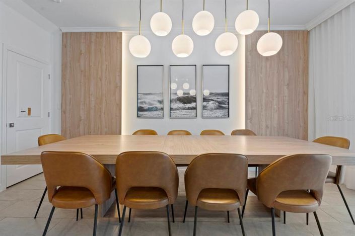 Image No.5-8 Bed Property for sale