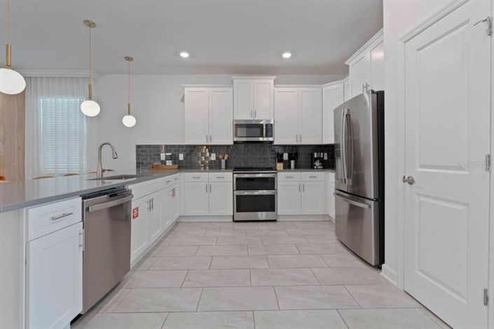 Image No.9-8 Bed Property for sale