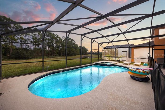 Image No.2-Maison de 4 chambres à vendre à Saint John