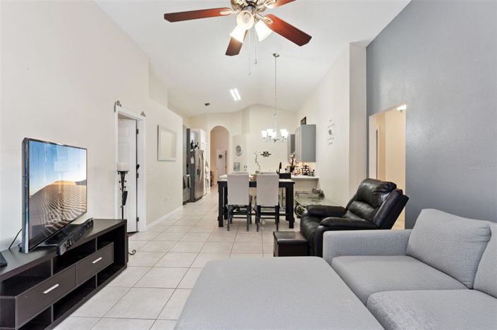 Image No.8-Propriété de 5 chambres à vendre à Kissimmee