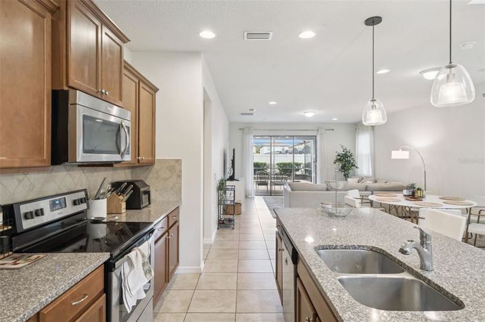 Image No.5-Propriété de 6 chambres à vendre à Kissimmee