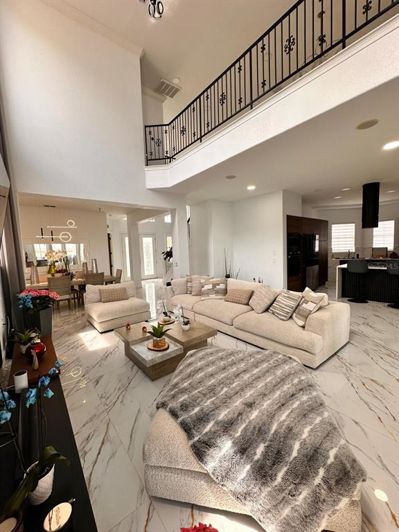 Image No.14-5 Bed House for sale