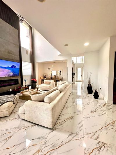 Image No.16-5 Bed House for sale