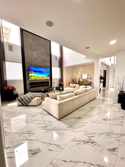 Image No.17-5 Bed House for sale