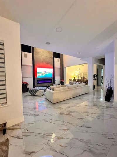 Image No.21-5 Bed House for sale