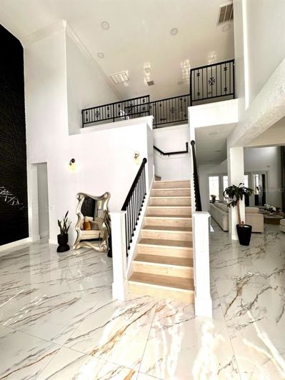 Image No.9-5 Bed House for sale