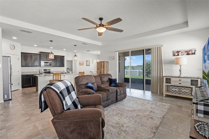 Image No.3-Propriété de 4 chambres à vendre à Kissimmee