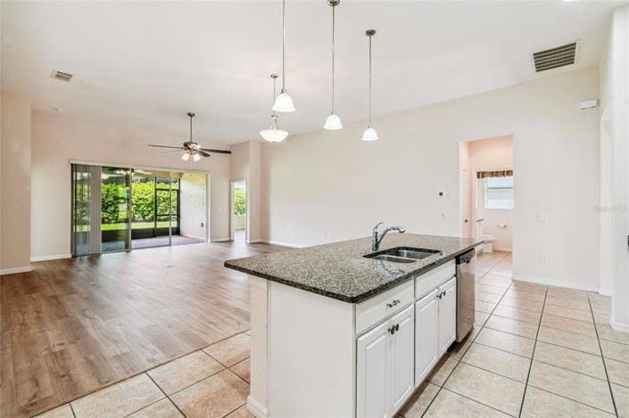 Image No.17-2 Bed Property for sale