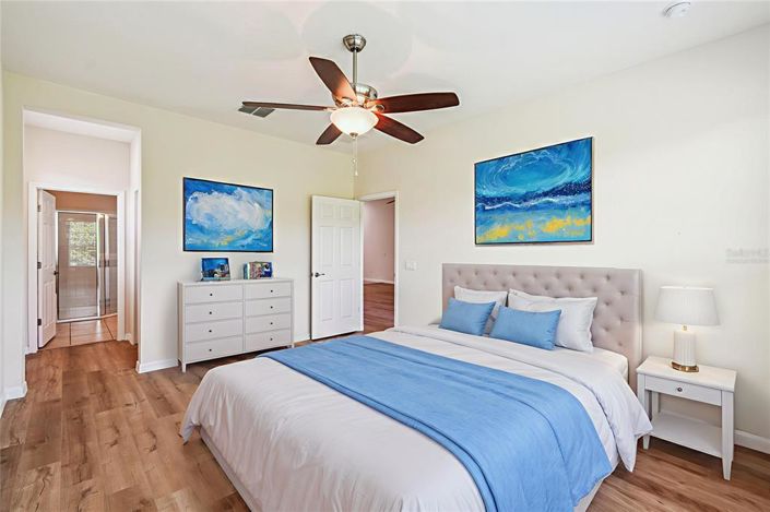 Image No.21-2 Bed Property for sale