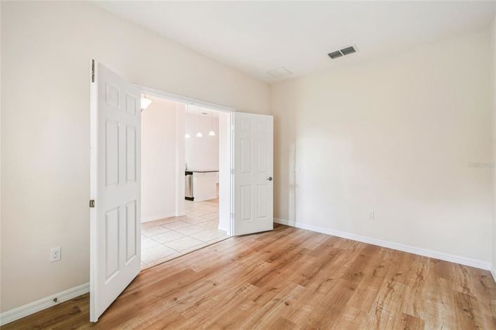 Image No.33-2 Bed Property for sale