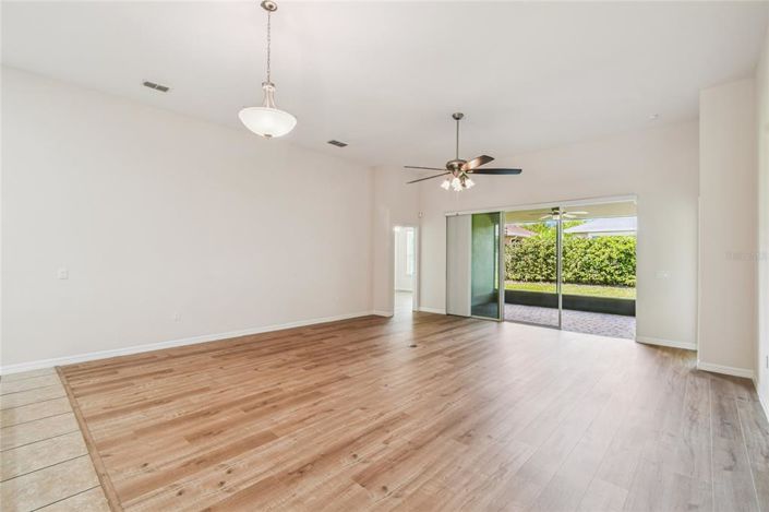 Image No.9-2 Bed Property for sale