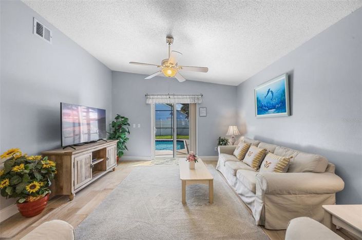 Image No.17-3 Bed House for sale