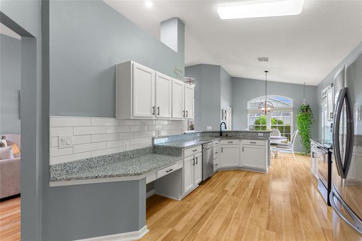 Image No.25-2 Bed Property for sale