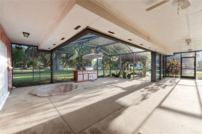 Image No.24-4 Bed Property for sale