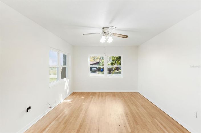 Image No.11-2 Bed Property for sale