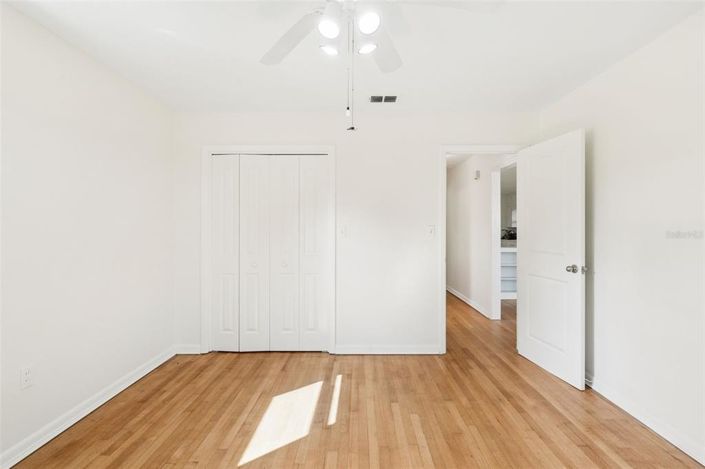 Image No.14-2 Bed Property for sale