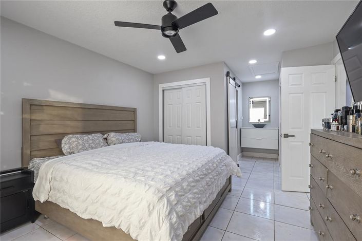 Image No.11-2 Bed Property for sale