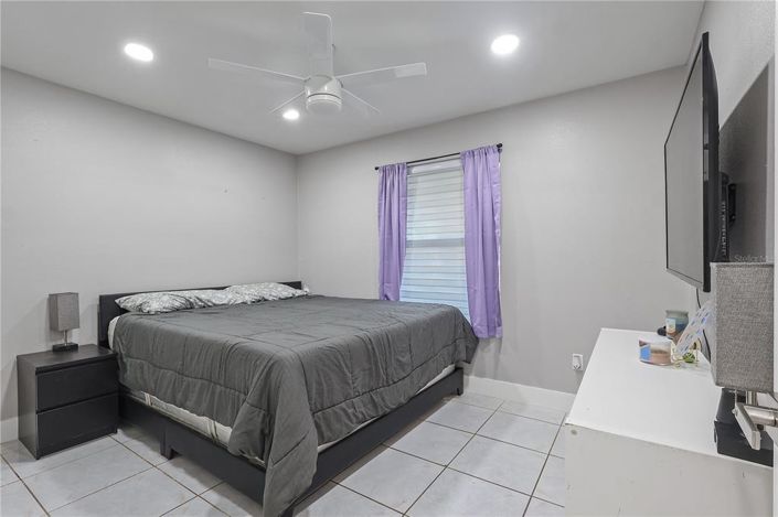 Image No.18-2 Bed Property for sale