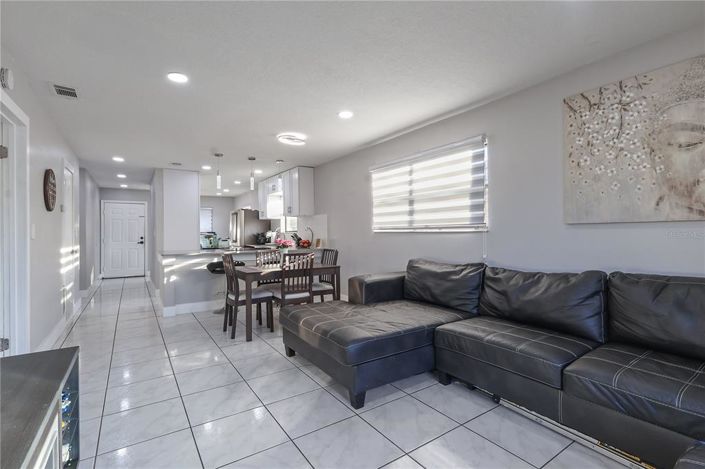 Image No.8-2 Bed Property for sale