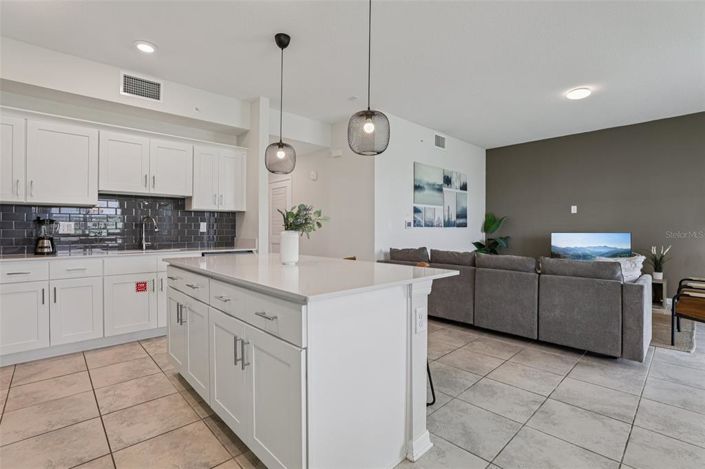 Image No.10-2 Bed Property for sale