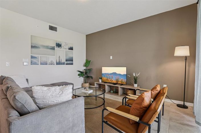 Image No.12-2 Bed Property for sale