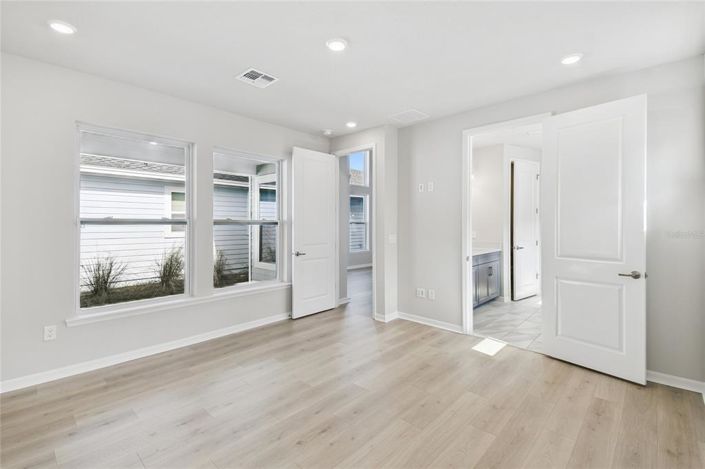 Image No.21-3 Bed Property for sale