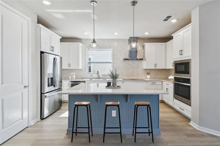 Image No.8-3 Bed Property for sale