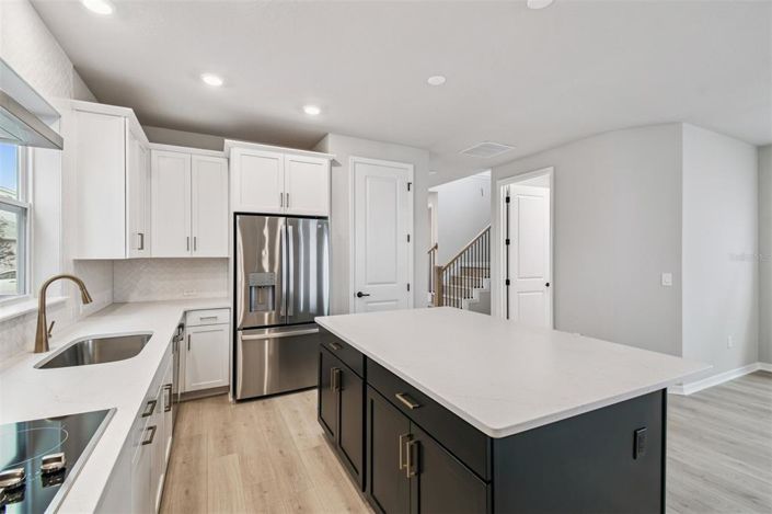 Image No.10-3 Bed Property for sale