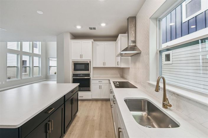 Image No.11-3 Bed Property for sale