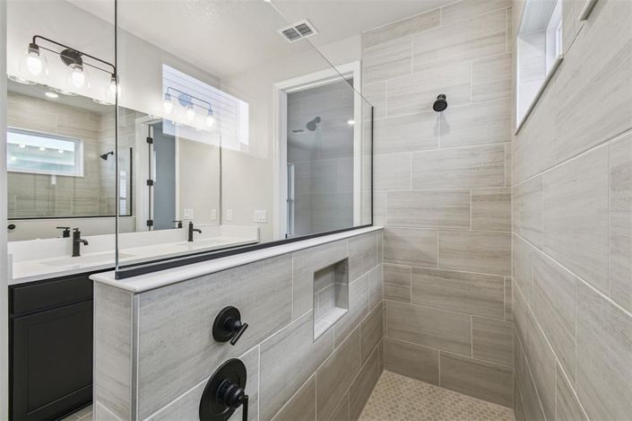 Image No.31-3 Bed Property for sale