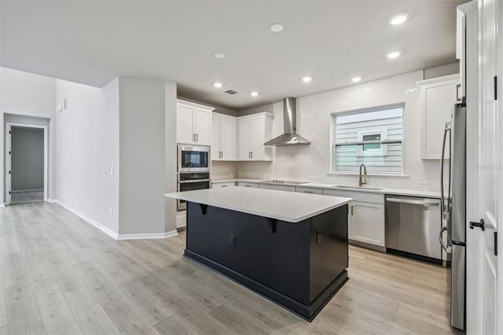 Image No.8-3 Bed Property for sale