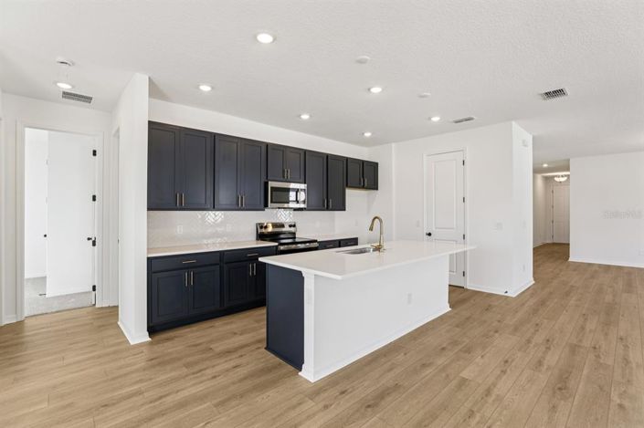 Image No.12-4 Bed Property for sale