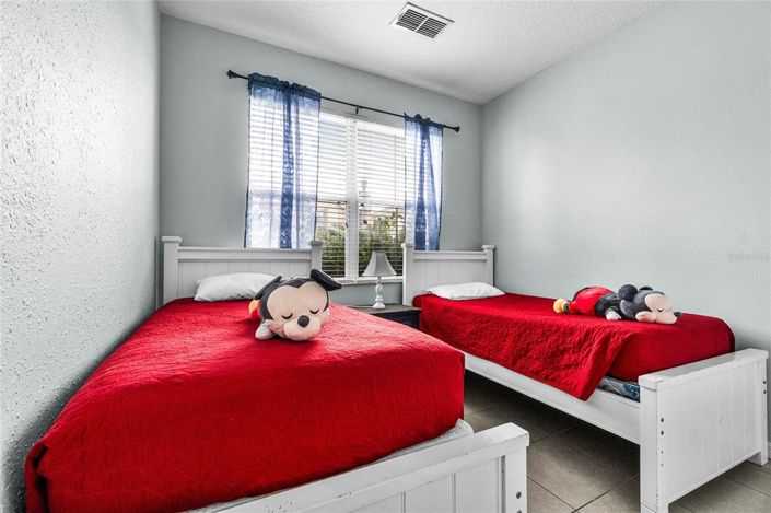 Image No.17-7 Bed Property for sale